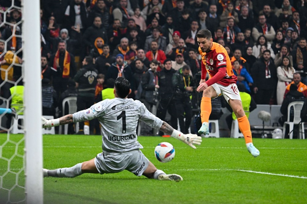 Süper Lig'de gol krallığında kıyasıya yarış: Immobile, Dzeko, Banza ve Osimhen'in kaç golü var? - 32