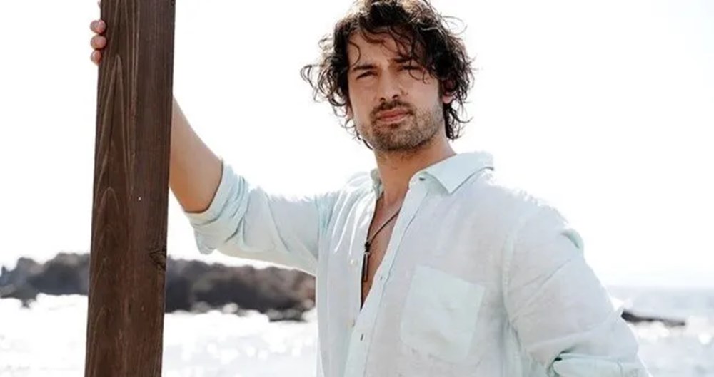 Sinem Kobal ile Alp Navruz ayn� filmde