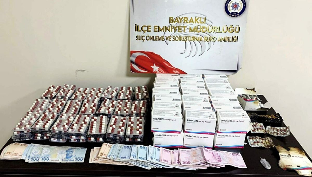İzmir'de 6 bin 358 sentetik hap ele geçirildi İzmir'de 6 bin 358 sentetik hap ele geçirildi