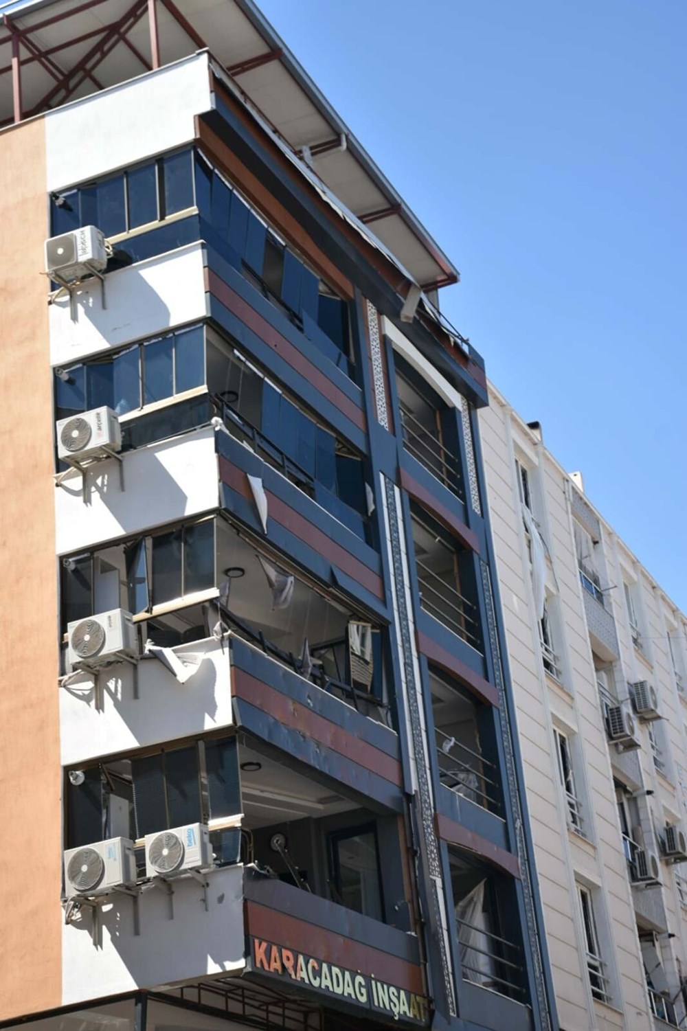 SON DAKİKA HABERİ | İzmir Torbalı'da bir binada doğalgaz patlaması: 4 ölü, 20 yaralı - 15