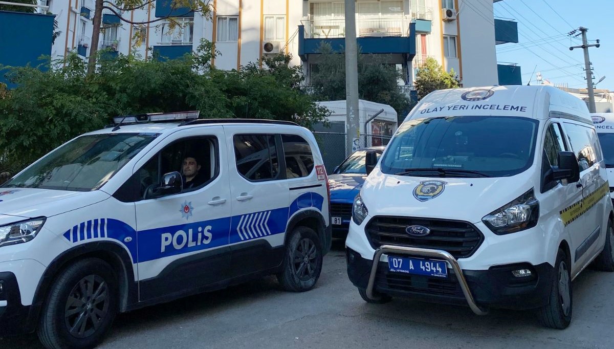 3 kardeş evde ölü bulundu