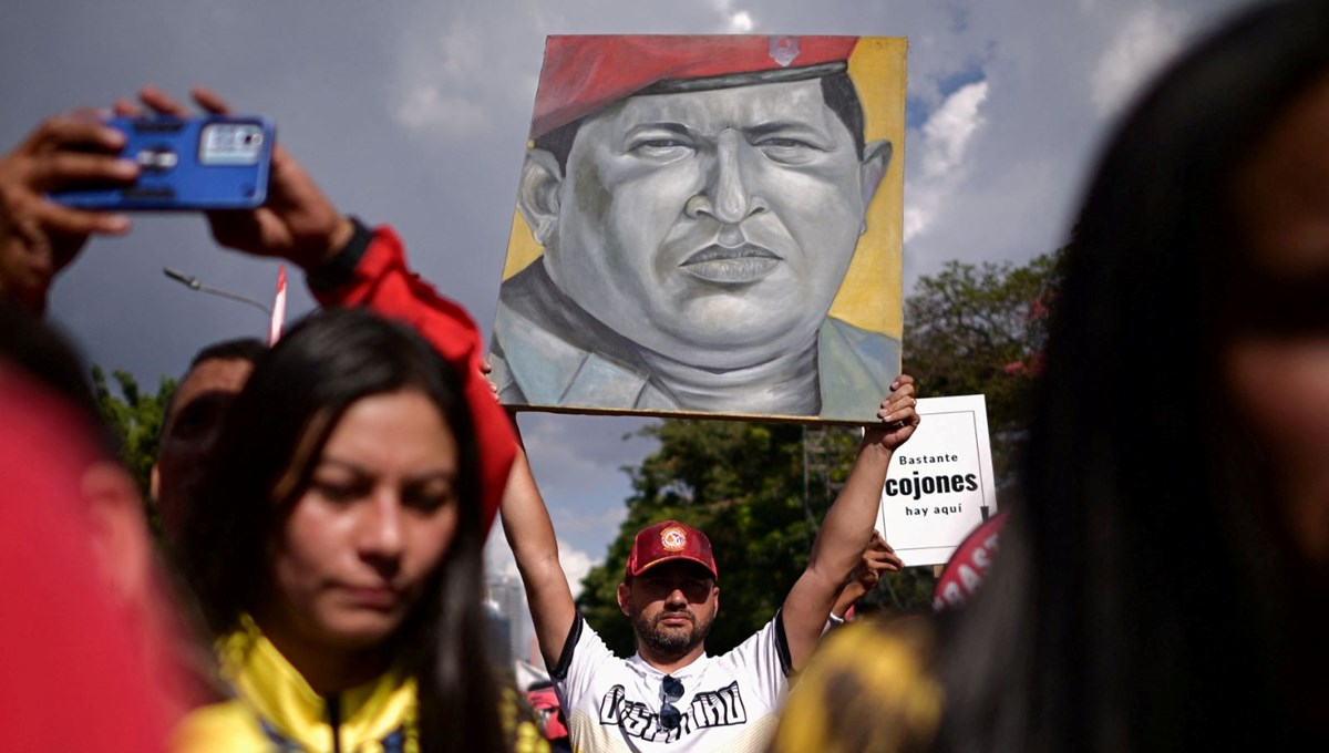 Venezuela, devrimci lider Chavez'i andı Venezuela, devrimci lider Chavez'i andı