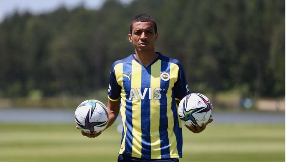 Herkes değişiyor o değişmiyor: Luiz Gustavo Dias kimdir?