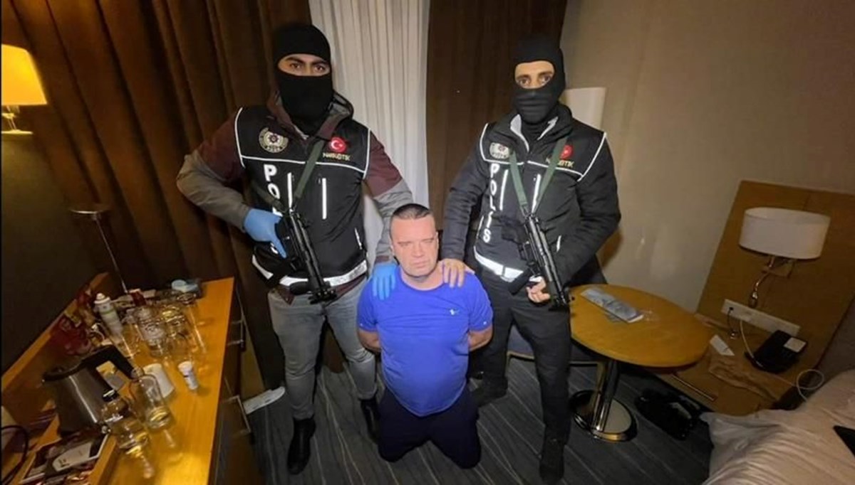 Kırmızı bültenle aranan Shaun Monaghan İstanbul'da yakalandı Kırmızı bültenle aranan Shaun Monaghan İstanbul'da yakalandı