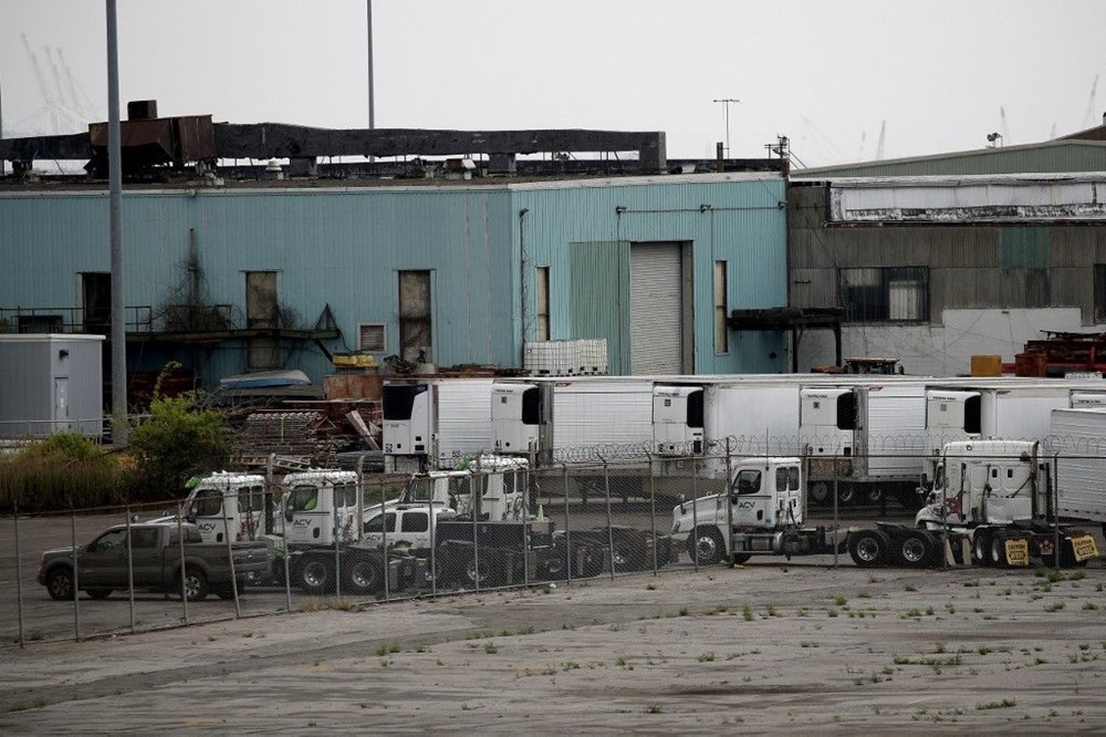 Covid-19: New York’ta 750 cenaze bir yıldan fazladır kamyonlarda bekliyor - 5