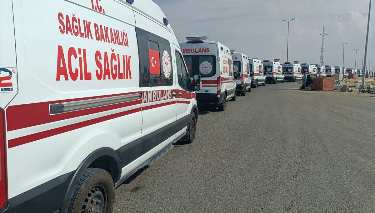 Osmaniye İnşası süren deprem konutlarında iskele çöktü; 4 işçi yaralı Osmaniye İnşası süren deprem konutlarında iskele çöktü; 4 işçi yaralı