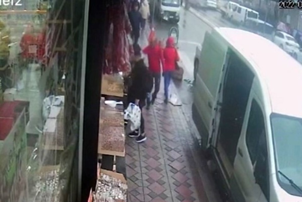 İstanbul'da çocuğa yumruklu saldırı - 1