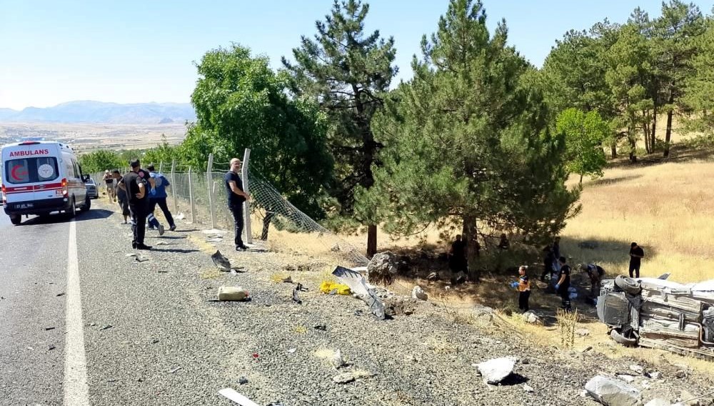 Elazığ'da kaza: Üç yaralı