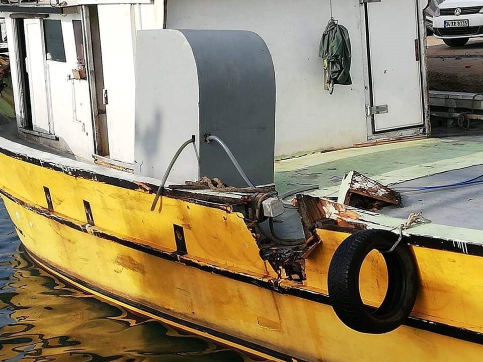 Türk balıkçı teknesine ateş açıldı: 3 yaralı - 4