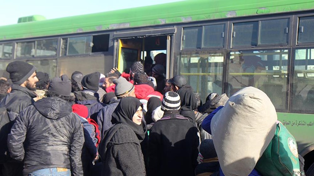 Halep'ten şimdiye kadar 12 bin sivil tahliye edildi - 1