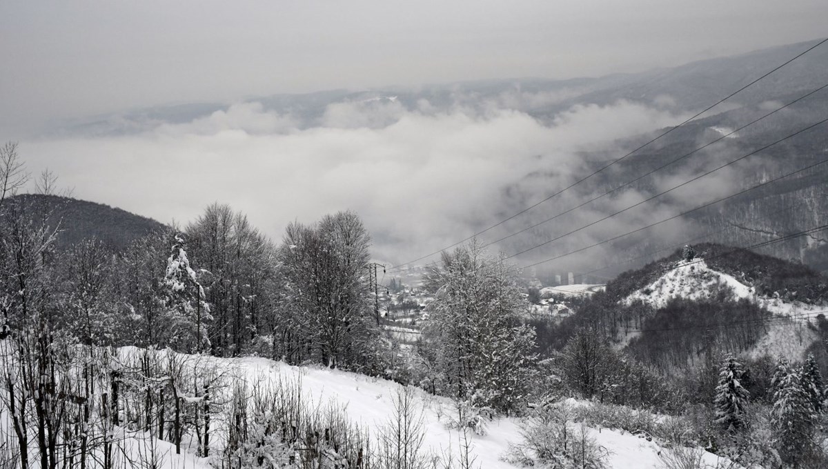 Bolu Dağı'nın etekleri sisle kaplandı