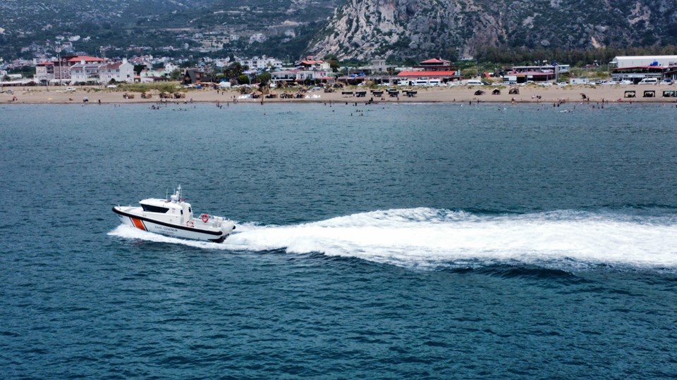 Bayramda havalar ısındı, Hataylılar sahilleri doldurdu - 1