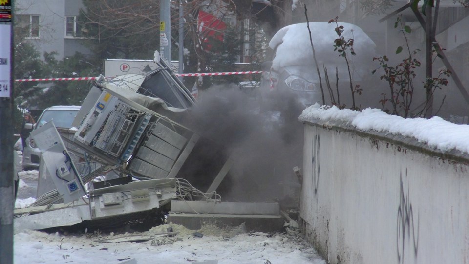 Kadıköy’de patlama: Araçlar ve iş yerleri zarar gördü - 3