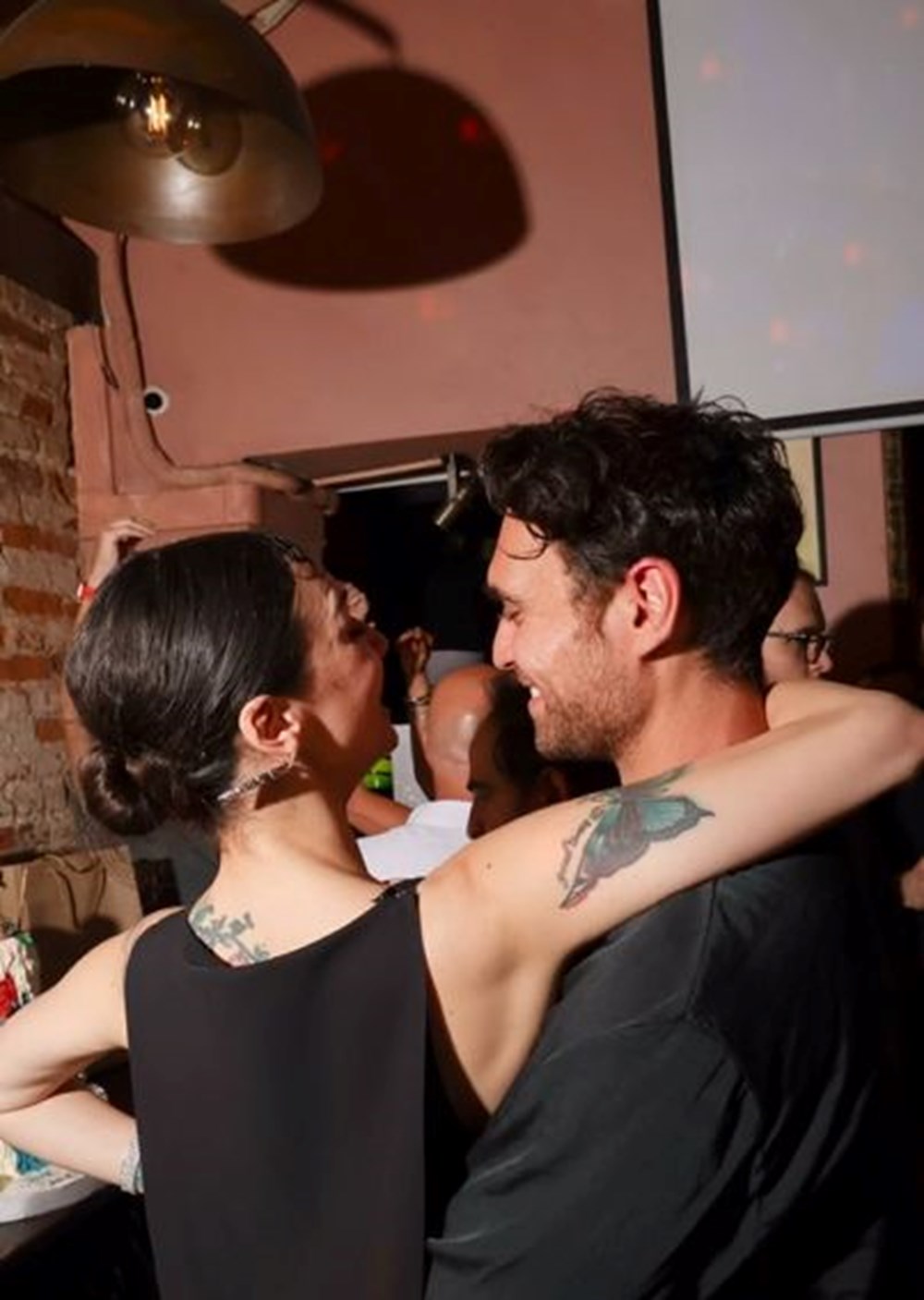 Birce Akalay'dan 40. yaş günü partisi: Aşkımız ve neşemiz sonsuz olsun - 2