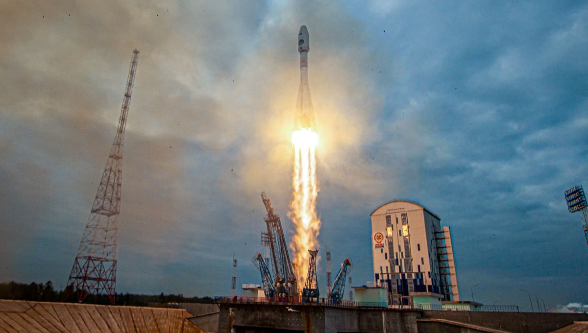 Rusya'nın uzay aracı Ay'a çarptı