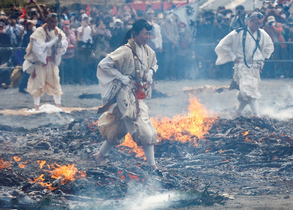 Japonya'da ateş üzerinde yürüme festivali - 4