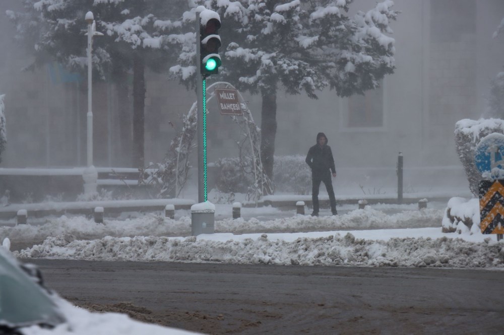 20 ilde kar esareti! Yollar kapandı, kar kalınlığı 80 santimetreye ulaştı - 12
