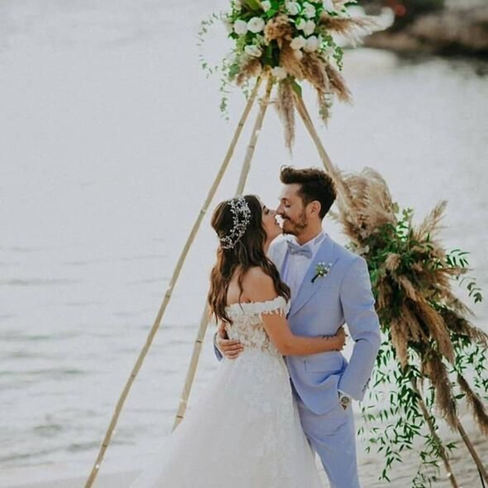 Озге гюрель свадьба. Эда йылдыз и серкан болат свадьба. Эда и дениз свадьба. Озге гюрель и серкан чайоглу. Озге гюрель и серкан чайоглу.