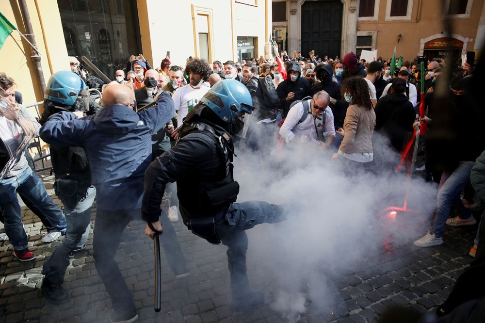 Tradesmen protest for 'restriction' in Italy - 6