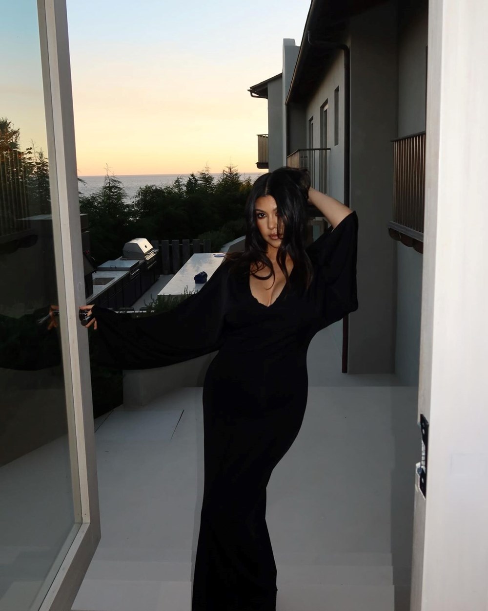 Kardashian ailesinde skandal | Kourtney Kardashian'ın 15 yaşındaki oğlu baba mı oldu? - 1