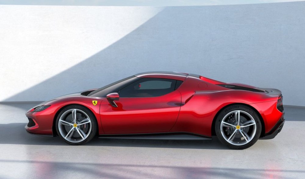 830 beygirlik hibrit Ferrari 296 GTB tanıtıldı - 2