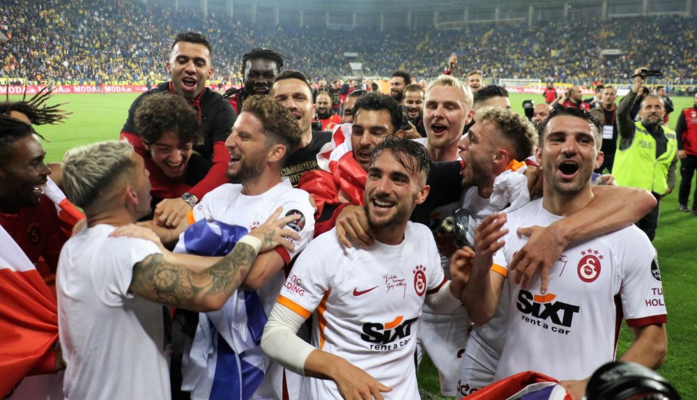 Süper Lig'de 2022-2023 sezonu şampiyonu Galatasaray - 3
