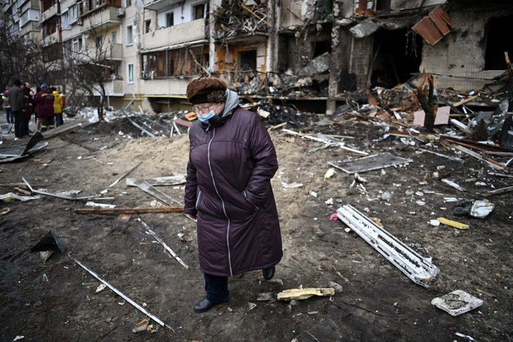 Rusya'nın saldırısının 3. gününde Ukrayna'dan fotoğraflar - 19