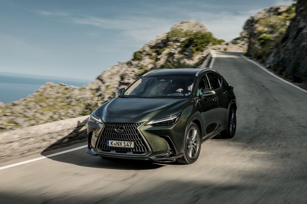 Lexus'ta yeni dönem: İlk plug-in hibrit modelini tanıttı - 11