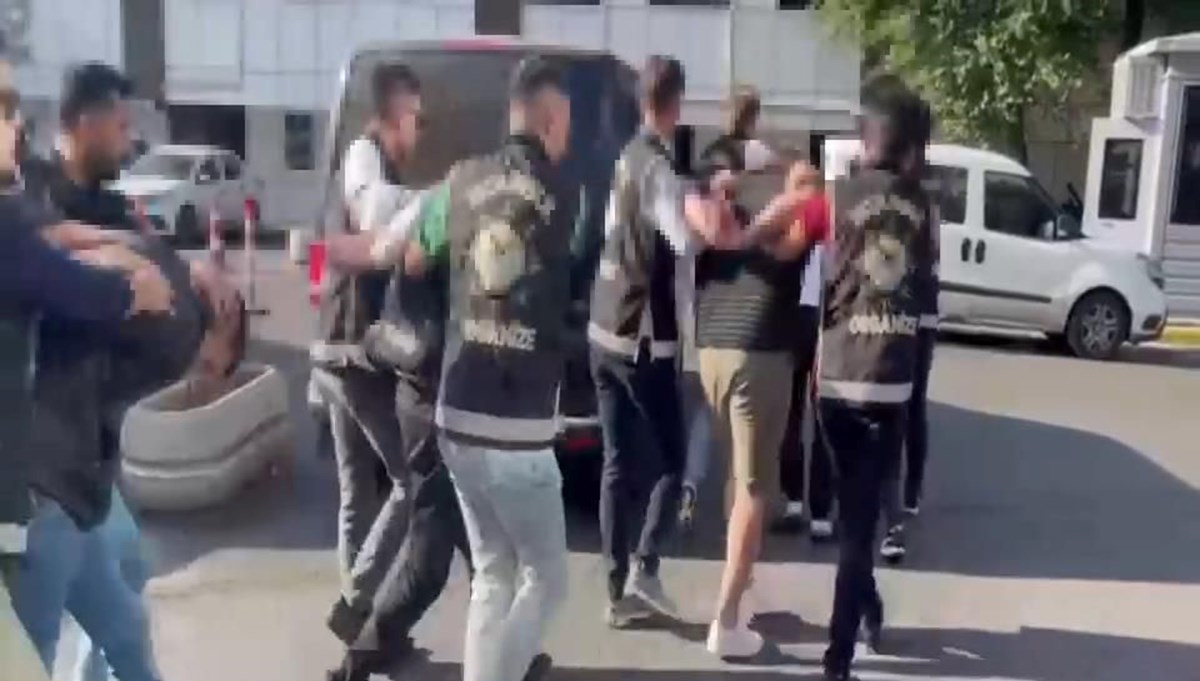 Barış Boyun suç örgütüne operasyon (Yunanistan’daki infazların intikamı için eylem hazırlığı yapan 10 kişiye gözaltı) Barış Boyun suç örgütüne operasyon (Yunanistan’daki infazların intikamı için eylem hazırlığı yapan 10 kişiye gözaltı)