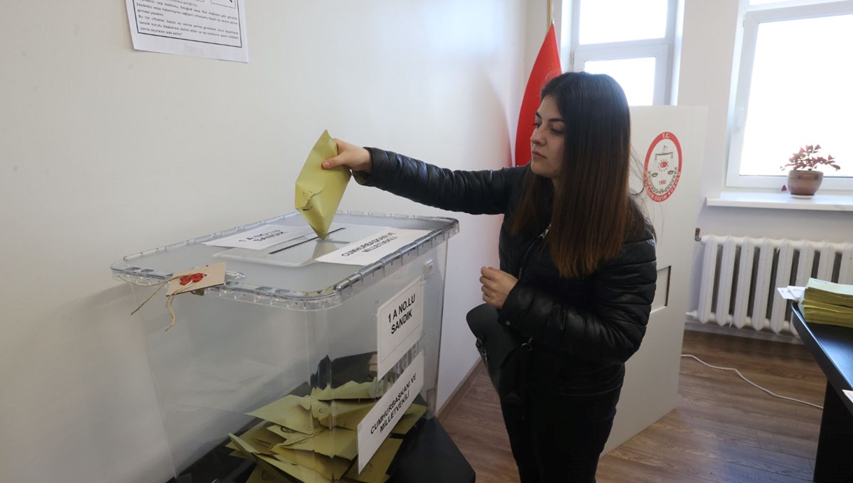 Seçmenler 10 ülkede daha sandık başına gitti Seçmenler 10 ülkede daha sandık başına gitti