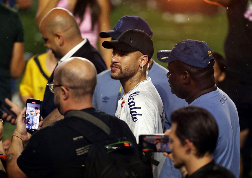 Yıldız futbolcu Neymar her şeyin başladığı yerde: "Prens geri döndü!" - 10