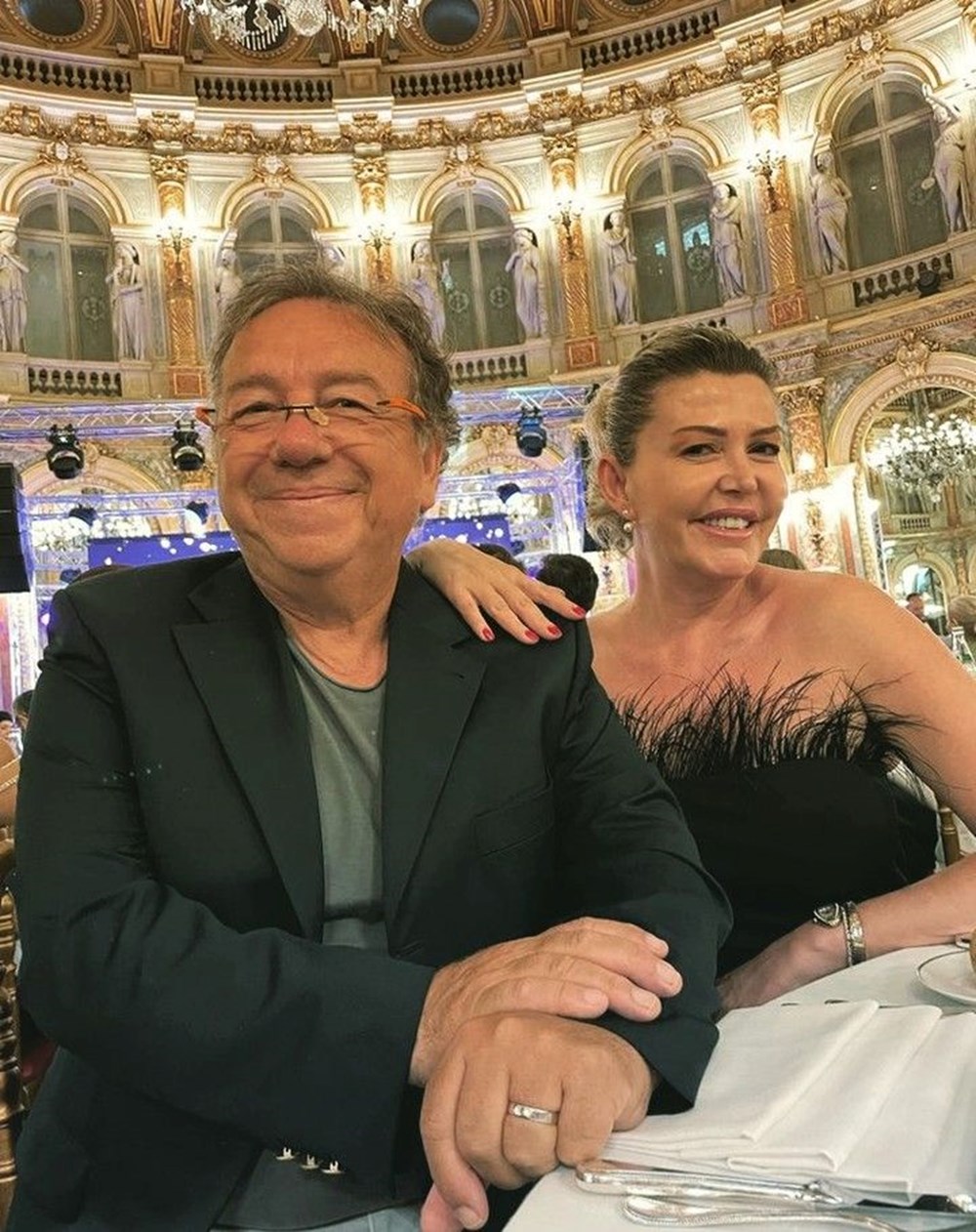 Cenk Eren'den Ajda Pekkan paylaşımı: Ben yaşlandım o hala genç (Ünlülerin çocukluk ve gençlik halleri) 114 FWcPgXRx00C5q d1nZcJfg