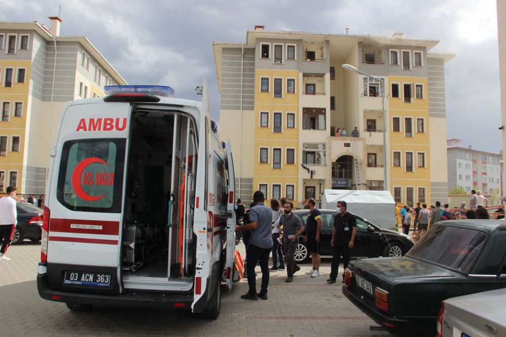 5 katlı binada çıkan yangında can pazarı yaşandı - 5