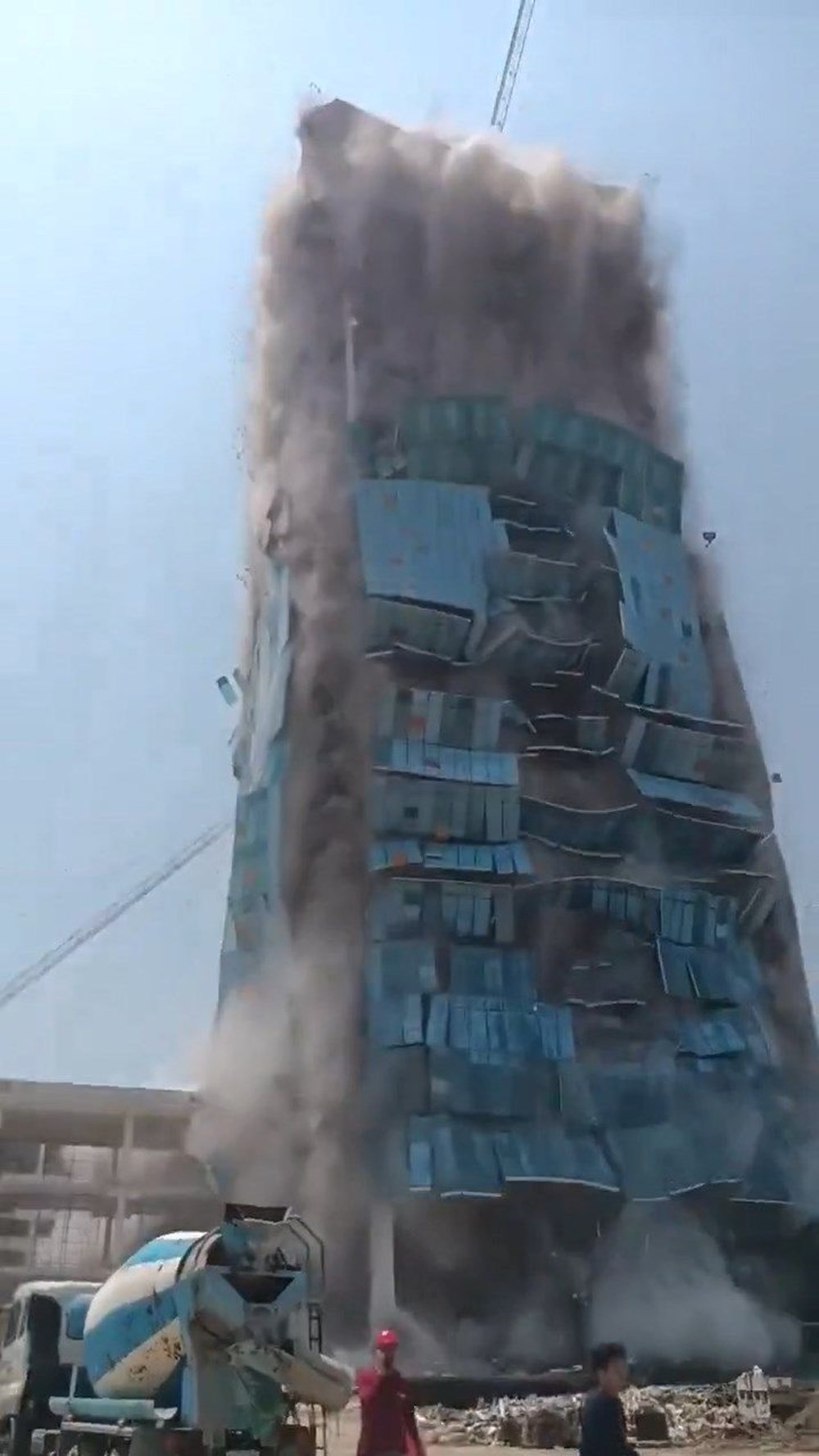 Myanmar Sarsıldı: 7.7'lik Deprem Felaketi! 73 FXDbk4uX2UWX9 UWaJZKWw