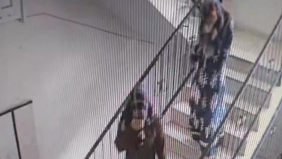 Adana’da hırsızlık şüphelisi iki kadına tutuklama