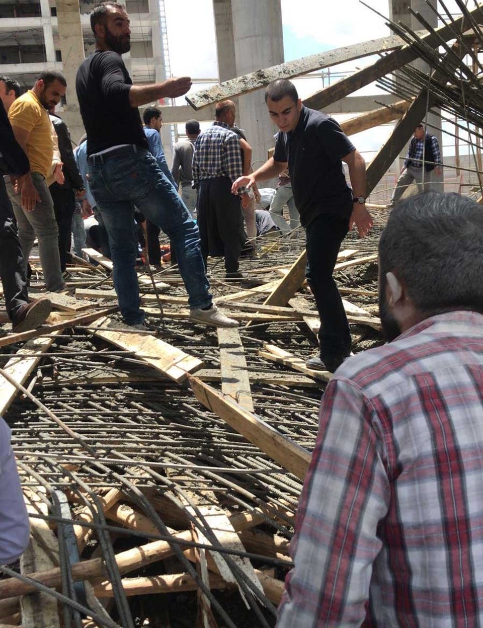 Şanlıurfa'da cami inşaatında göçük: 6 yaralı - 1