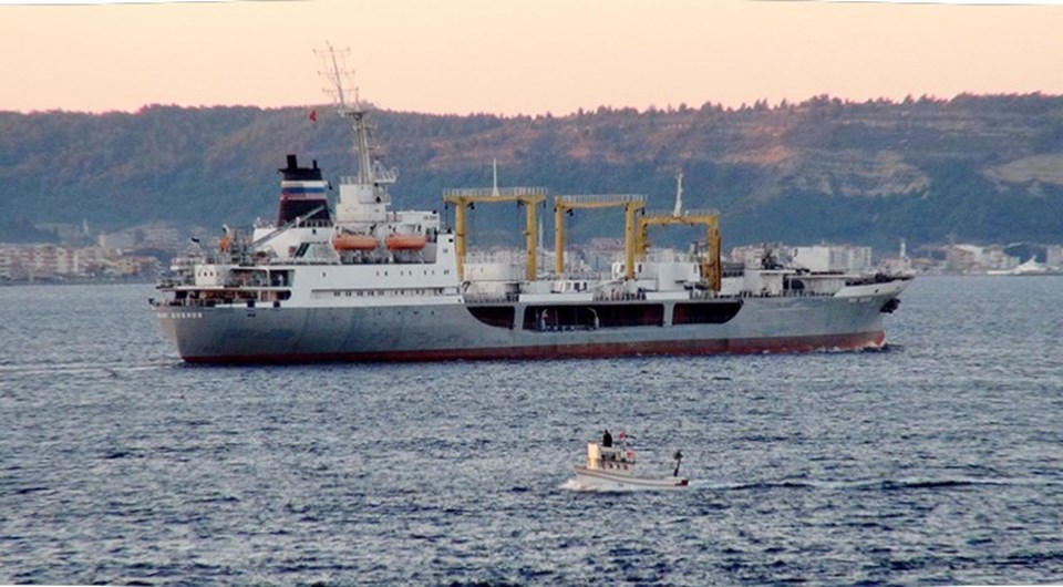 Rus askeri tanker gemisi Çanakkale Boğazı'ndan geçti - 1