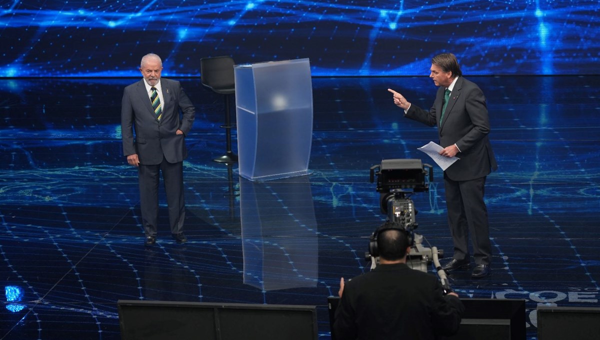 Brezilya'da seçimler: Bolsonaro ve Lula kozlarını paylaştı