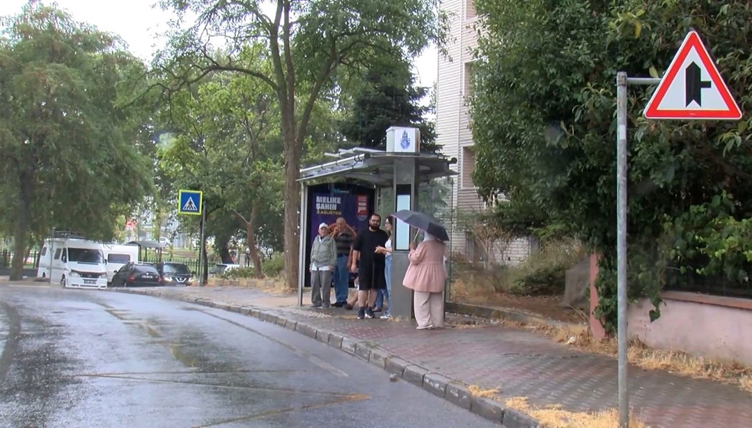 İstanbul'un bazı ilçelerinde yağmur etkili oldu