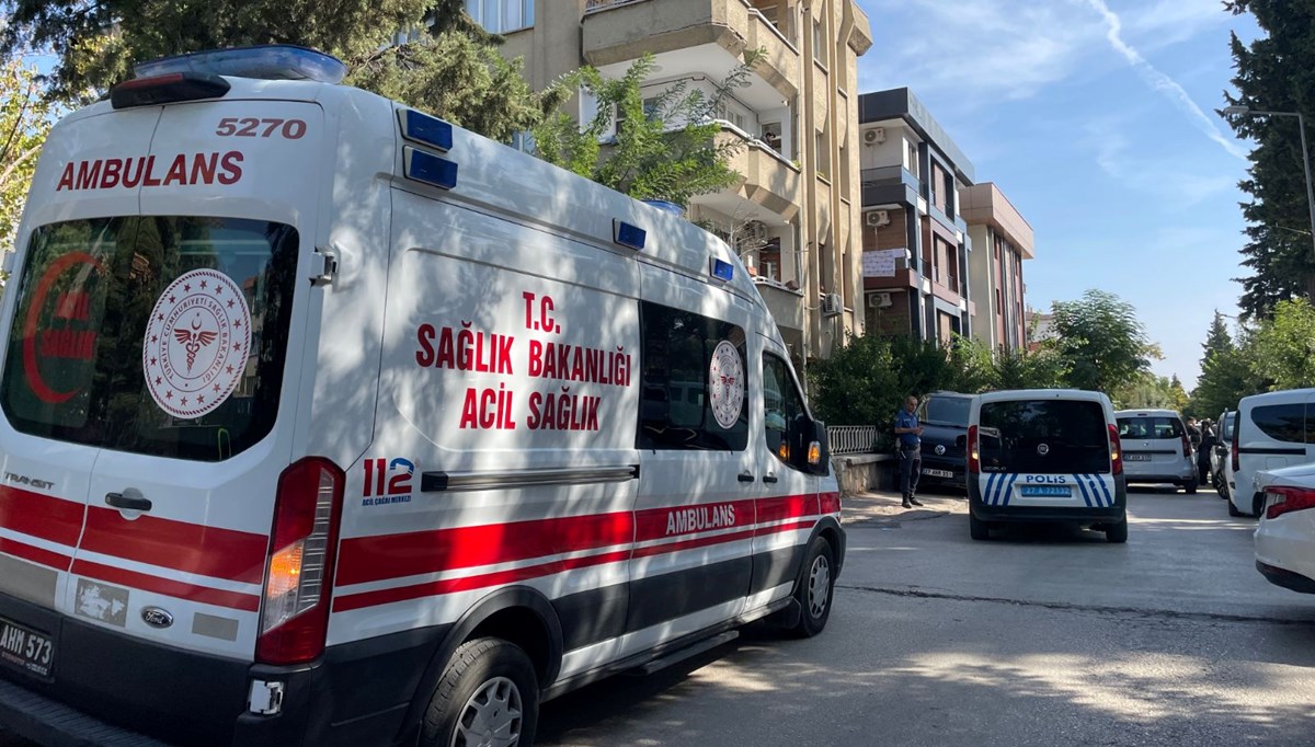 Gaziantep'te kadın cinayeti: Kız arkadaşını öldürüp annesini yaraladı, aynı silahla intihar etti Gaziantep'te kadın cinayeti: Kız arkadaşını öldürüp annesini yaraladı, aynı silahla intihar etti