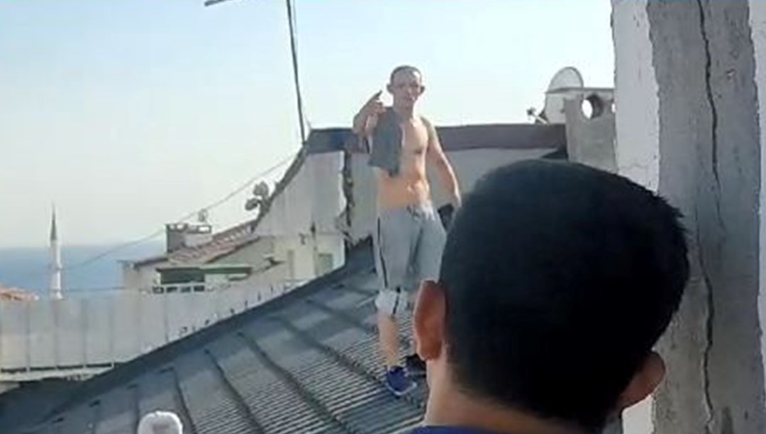 Kız arkadaşından ayrıldı, çatıya çıktı – Son Dakika Türkiye Haberleri