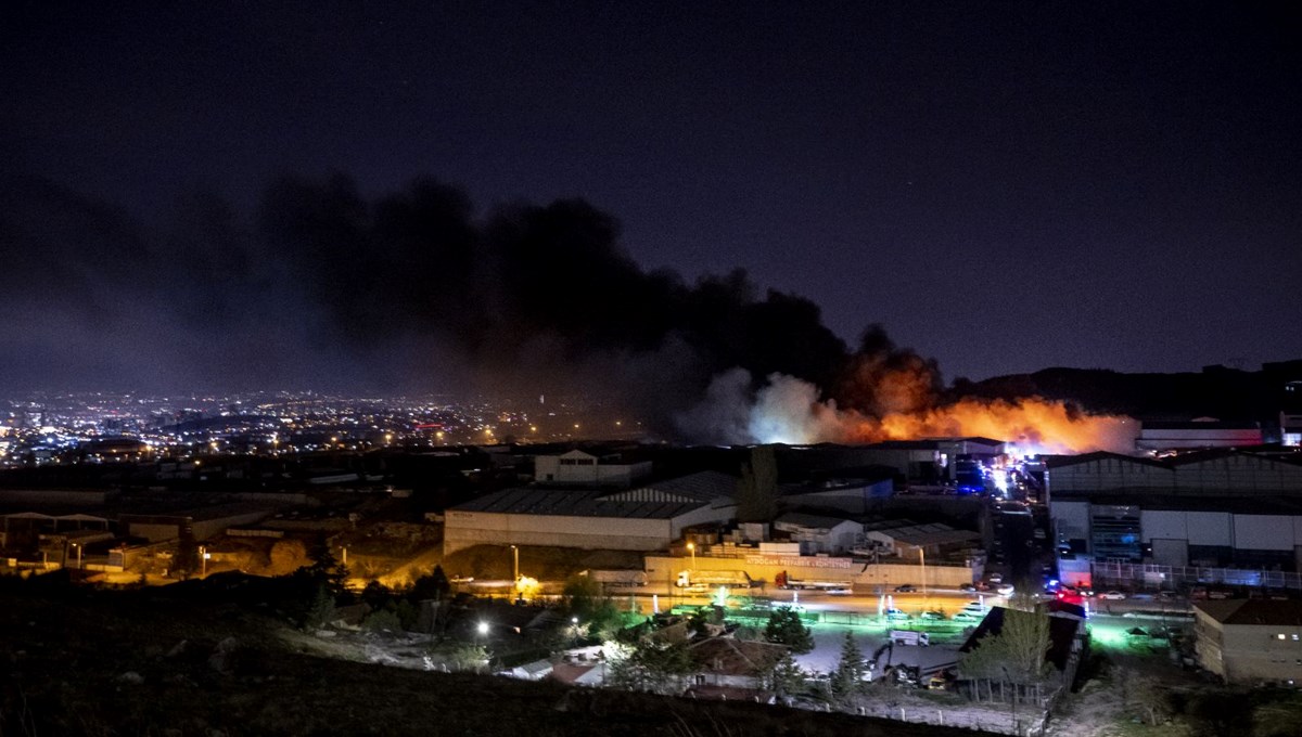 Ankara'da Hurdacılar Sitesi'nde yangın: Gökyüzünü siyah dumanlar kapladı