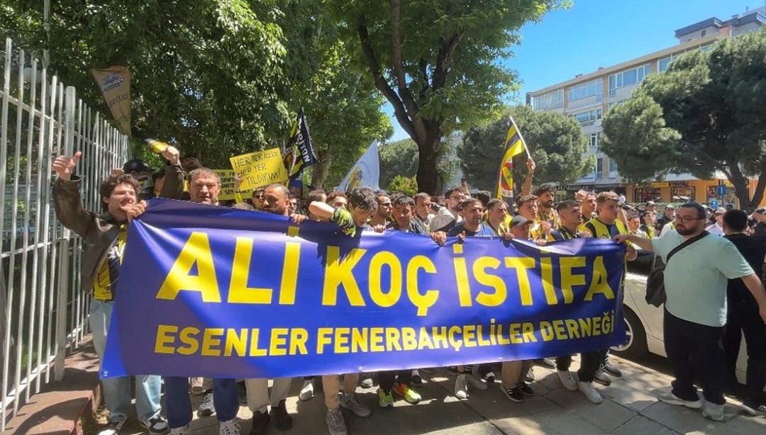 Fenerbahçeli taraftarlardan protesto yürüyüşü