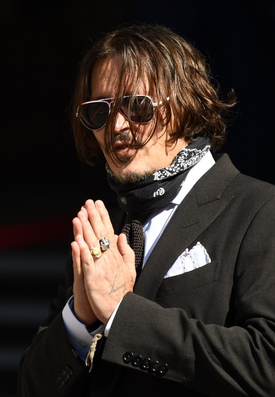 Johnny Depp mahkemeden özür diledi - 1