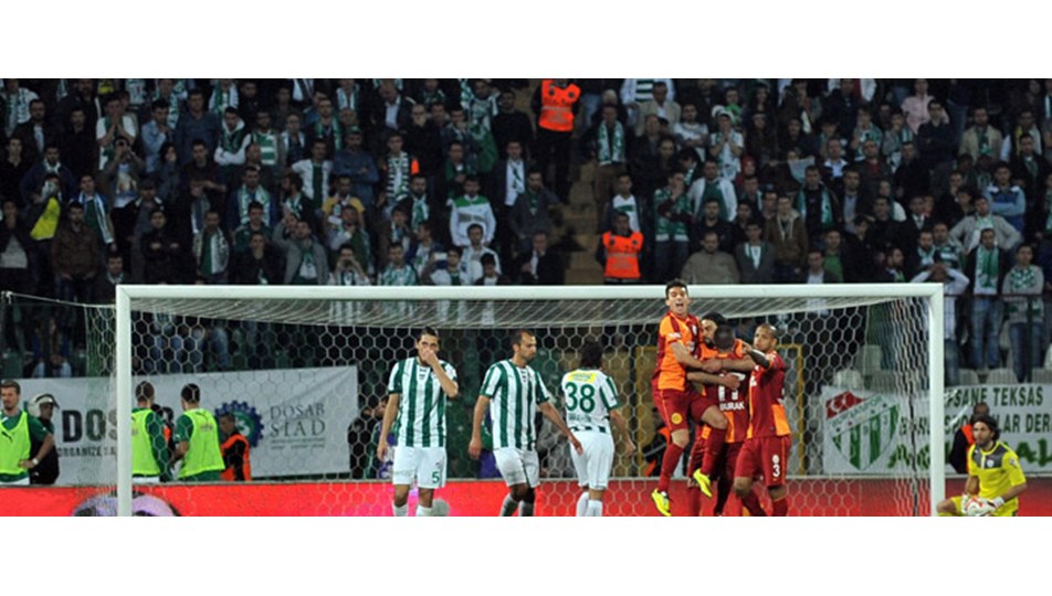 Galatasaray 3 taraftarını arıyor