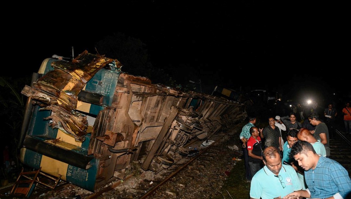 Bangladeş'te tren kazası: 17 ölü