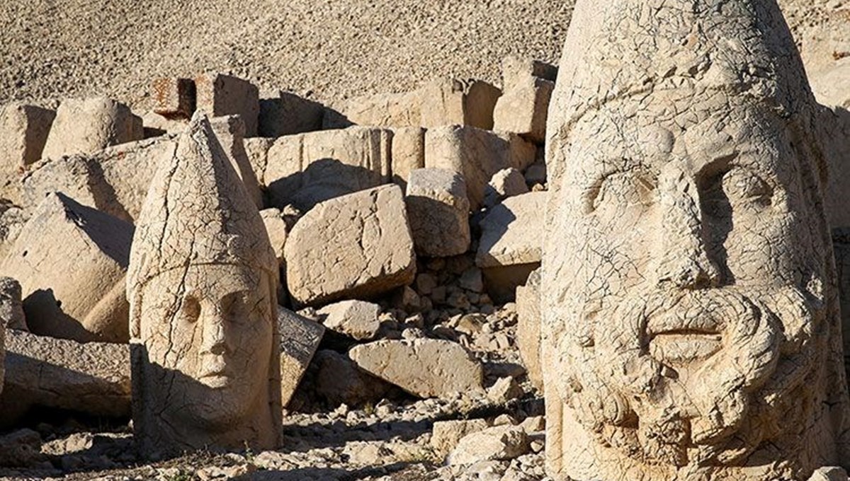 Nemrut Dağı’na yıllar içinde ziyaretçi akını