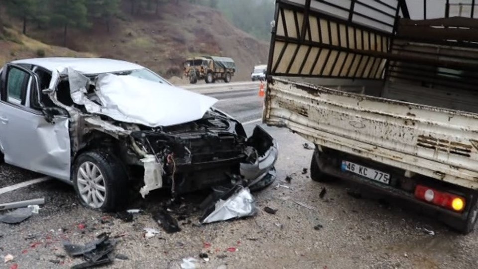 Kahramanmaraş'ta askeri minibüs devrildi: 18 yaralı - 1