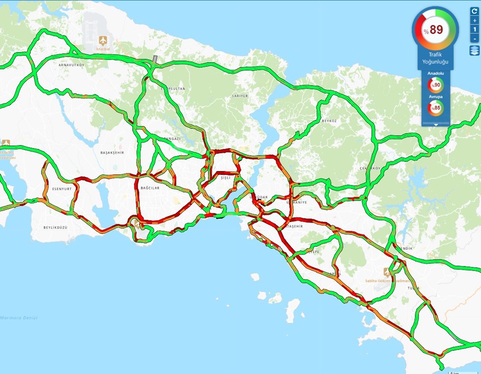 İstanbul'da mesai sonu yağış trafiği | Yoğunluk yüzde 90'a dayandı - 1