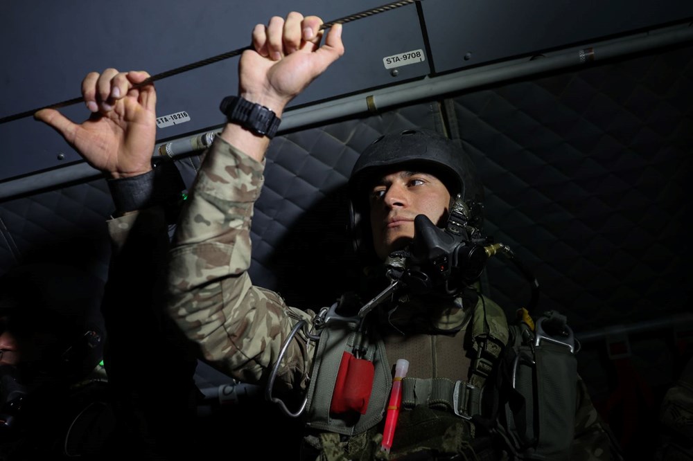 Kayseri’de 180 paraşütçü komandoyla hava indirme tatbikatı - 10